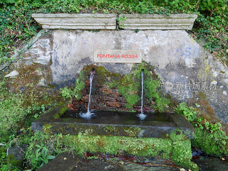Funtana Rossa，一个典型的科西嘉人饮水喷泉，位于法国上科西嘉的内比奥山谷。